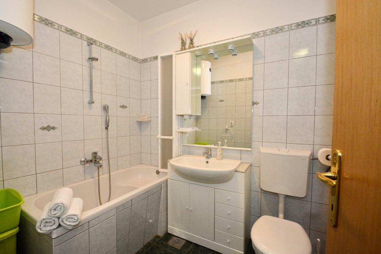 Apartman Vanja Omiš Exterior foto